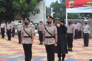 Kapolres Purwakarta Pimpin Sertijab Kasat Reskrim Dengan Menerapkan Protokol Kesehatan